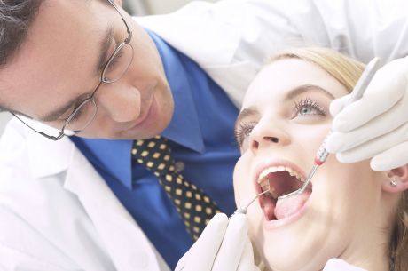 Czym jest i skąd się bierze parodontoza